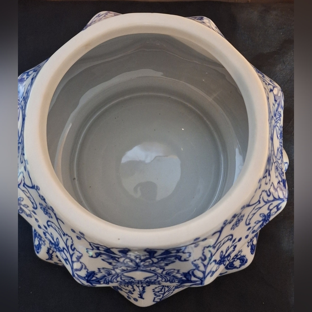 SOUTHERN LIVING Blue and White Porcelain Cookie Jar - Picture 5 of 8
